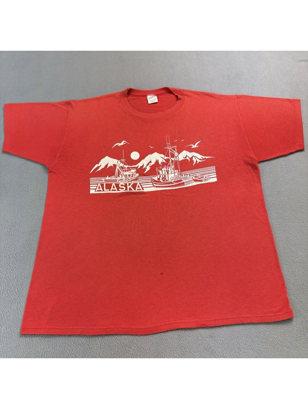 Vintage 80s Alaska Fishing Boat Mountain T Shirt Size Large Red Sun Faded